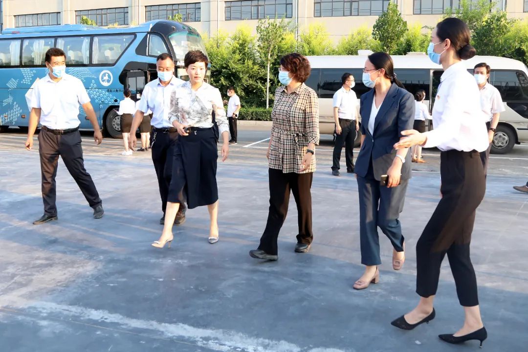 邢臺市市長(cháng)宋華英一行蒞臨華興三期觀(guān)摩指導